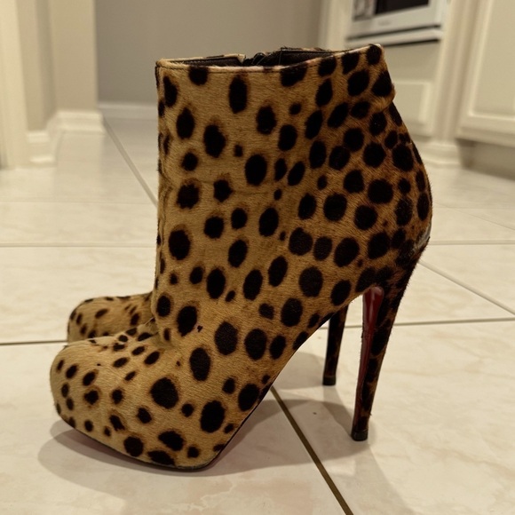 LOUBOUTIN Miss Clichy 140 Calf Hair Animal Print Zip Boots Size 37.5 (FLAWED) - Picture 1 of 12